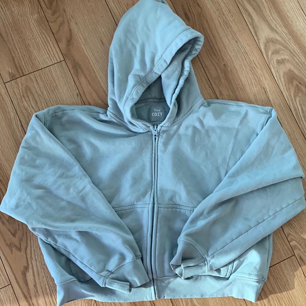 Aritzia TNA boyfriend cropped zip hoodie